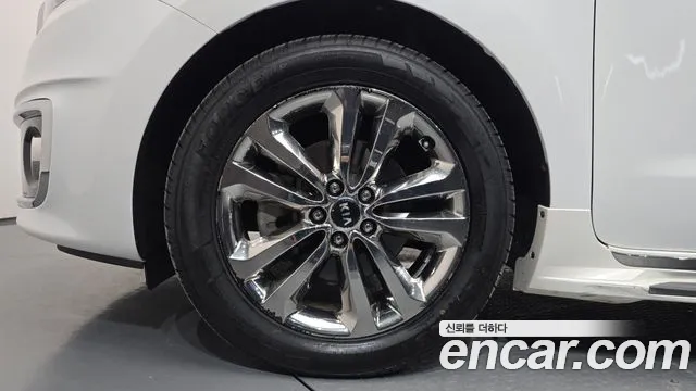 Kia Carnival 2014 thumb 5