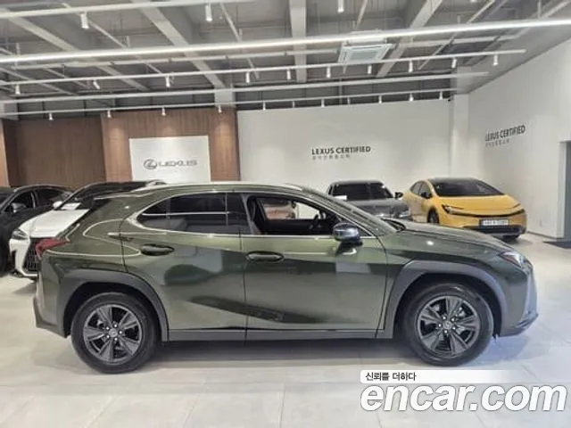 Lexus UX 2025 thumb 2