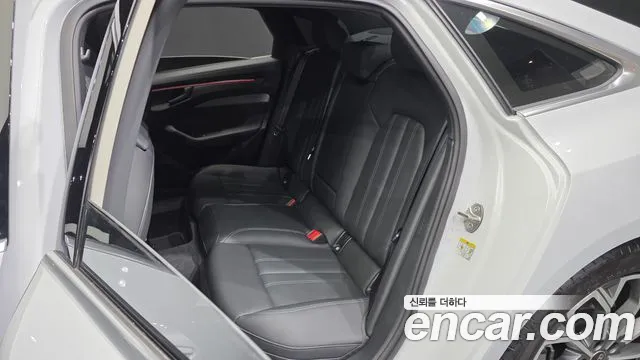 Audi A6 2026 thumb 11