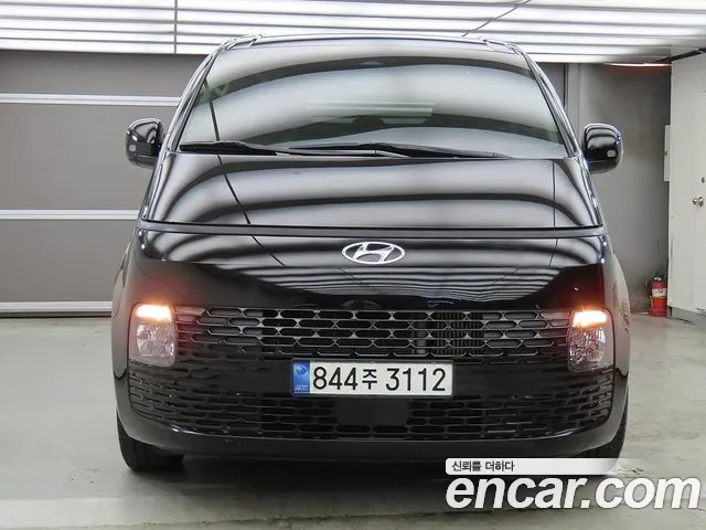 Hyundai Staria 2022 thumb 2