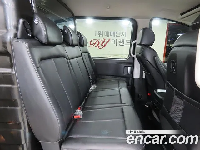 Hyundai Staria 2022 thumb 8