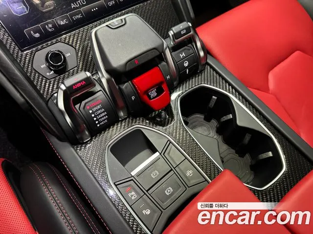 Lamborghini Urus 2021 thumb 9