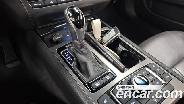 Hyundai Genesis 2015 thumb 9