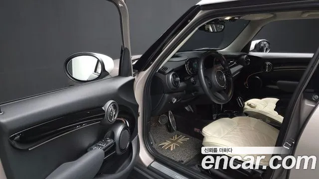 Mini Hatch 2023 thumb 10