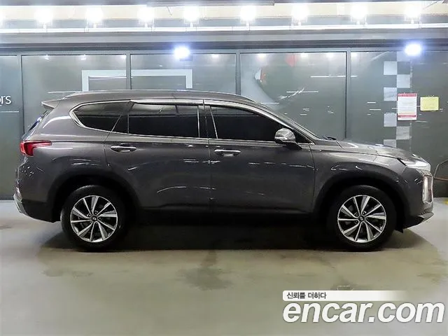 Hyundai Santa Fe 2018 thumb 3