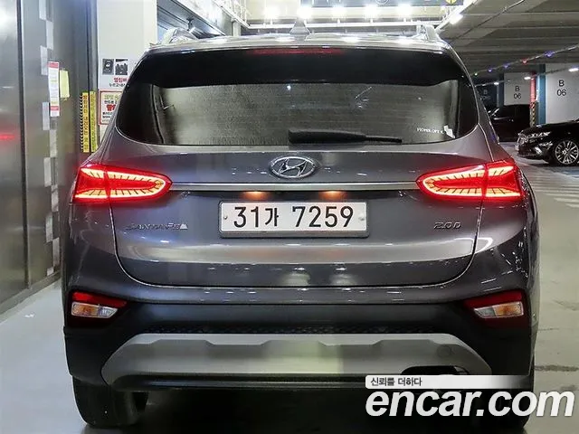 Hyundai Santa Fe 2018 thumb 5