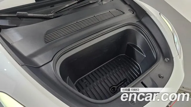 Tesla Model Y 2024 thumb 6