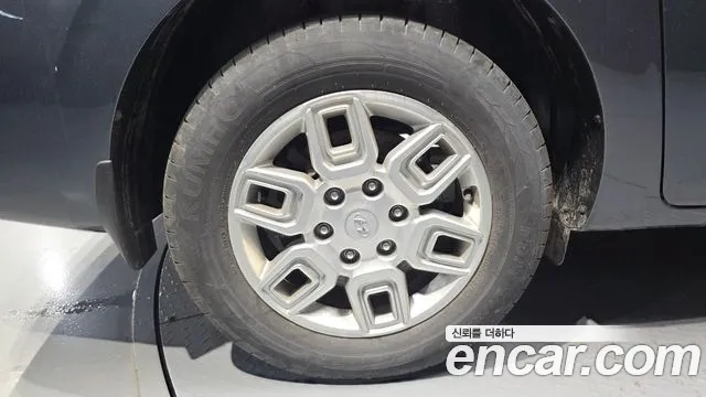 Hyundai Staria 2023 thumb 5