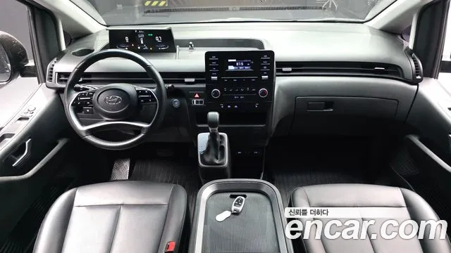 Hyundai Staria 2023 thumb 7