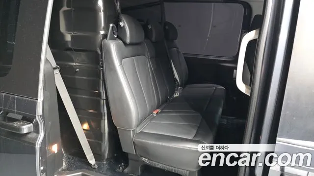 Hyundai Staria 2023 thumb 11