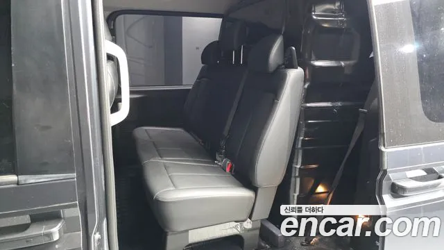 Hyundai Staria 2023 thumb 12
