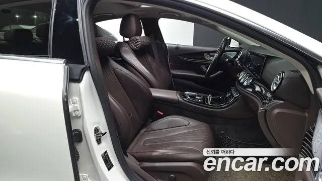 Mercedes-Benz CLS-Class 2019 thumb 10