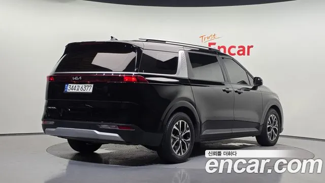 Kia Carnival 2021 thumb 2
