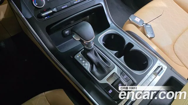 Kia Carnival 2021 thumb 9