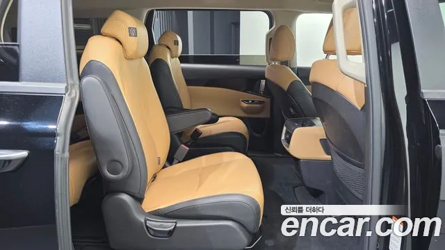 Kia Carnival 2021 thumb 11