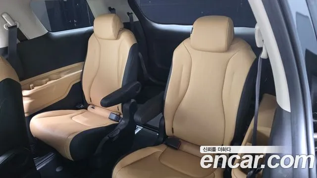 Kia Carnival 2021 thumb 12