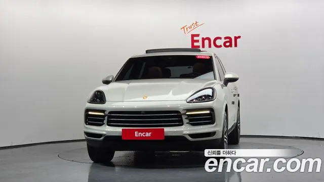 Porsche Cayenne 2021 thumb 2