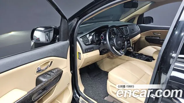 Kia Carnival 2020 thumb 10