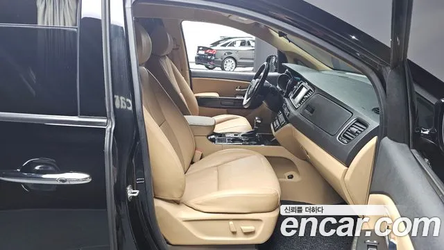 Kia Carnival 2020 thumb 12