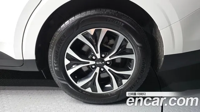Kia Carnival 2021 thumb 5