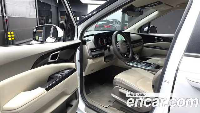 Kia Carnival 2021 thumb 10
