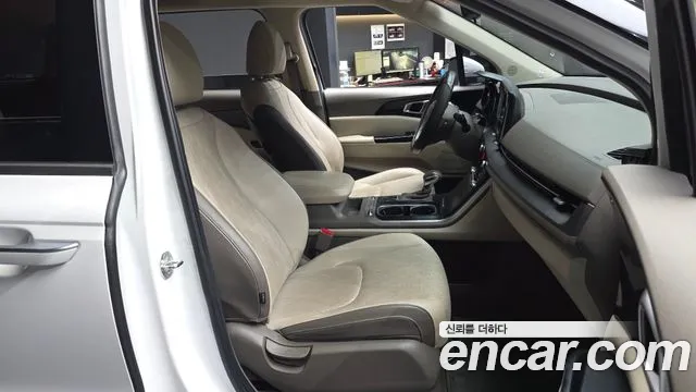 Kia Carnival 2021 thumb 11