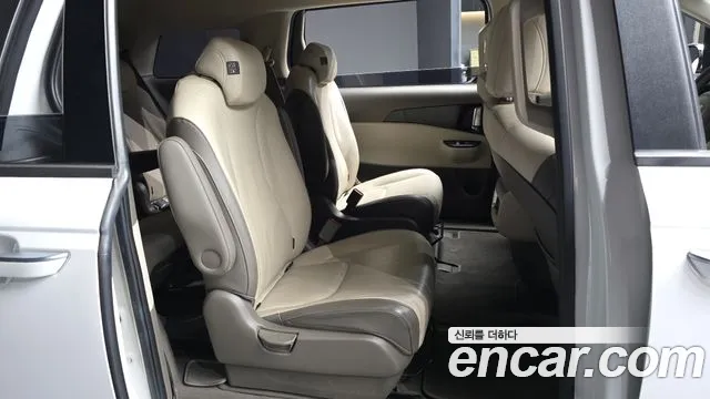 Kia Carnival 2021 thumb 12