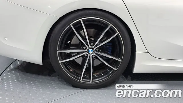 BMW 3 серии 2019 thumb 4