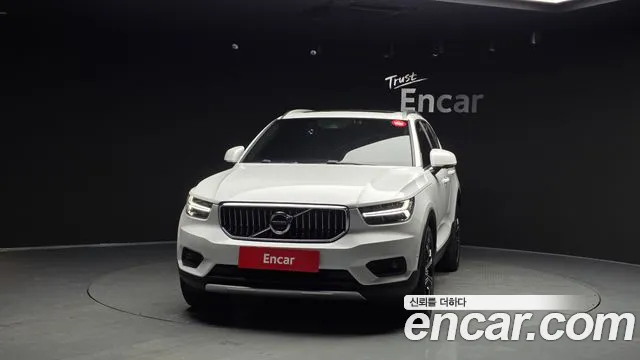 Volvo XC40 2020 thumb 3