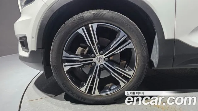 Volvo XC40 2020 thumb 5