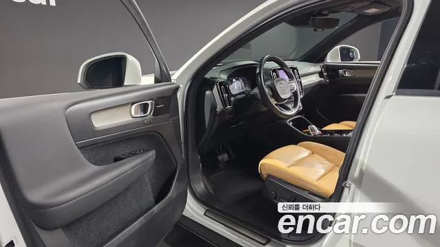 Volvo XC40 2020 thumb 10