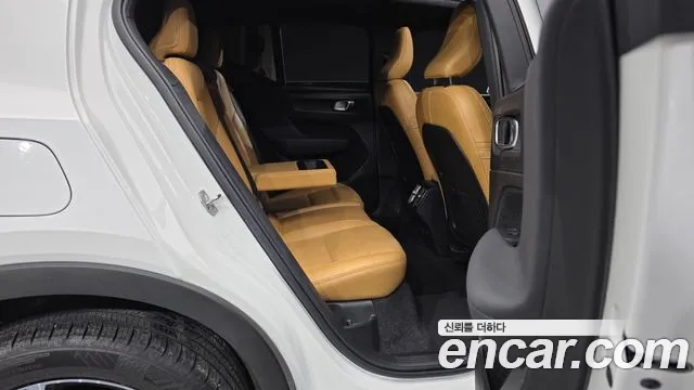 Volvo XC40 2020 thumb 12