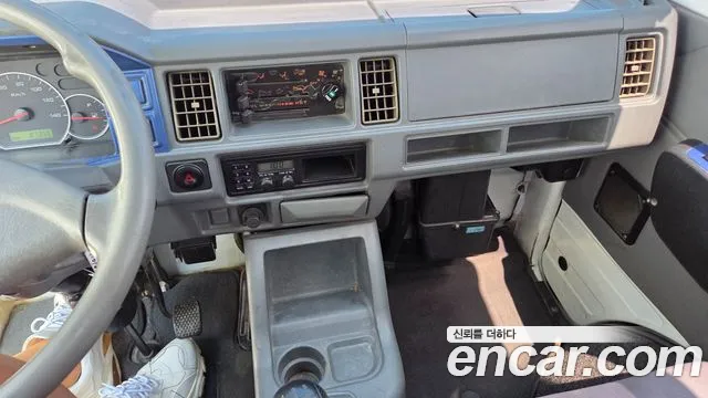 Chevrolet labo 2012 thumb 9