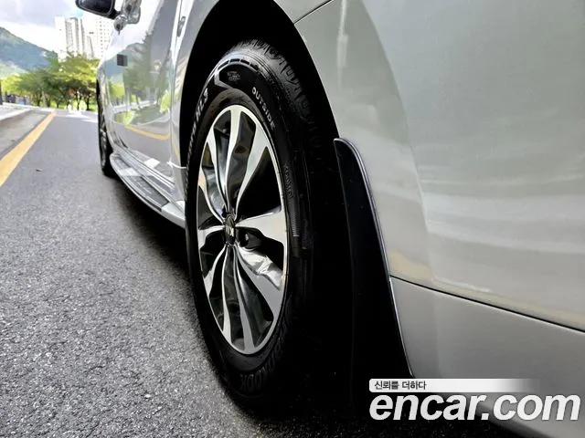 Kia Carnival 2014 thumb 7