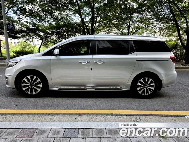 Kia Carnival 2014 thumb 8