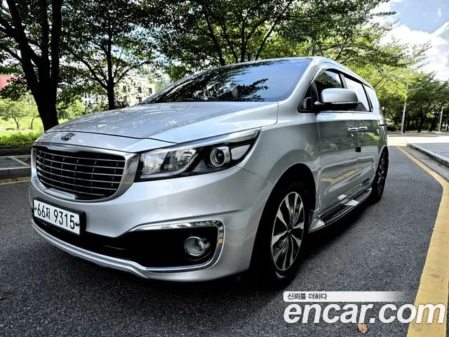 Kia Carnival 2014 thumb 11