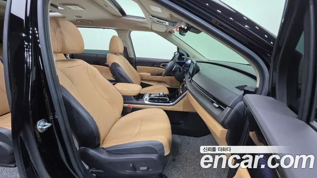 Kia Carnival 2023 thumb 10