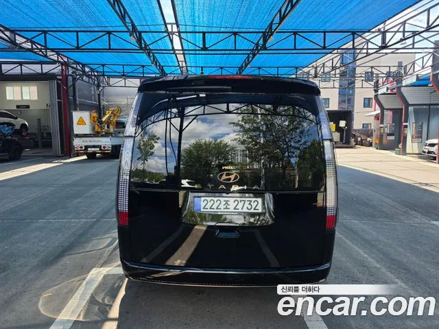 Hyundai Staria 2025 thumb 4