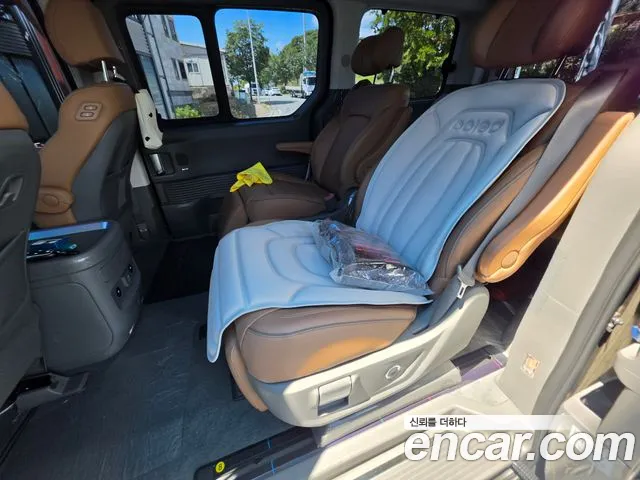 Hyundai Staria 2025 thumb 10