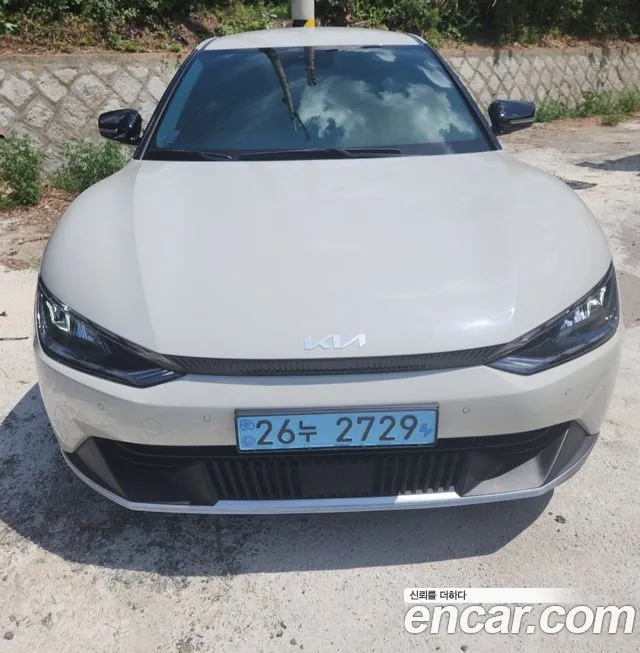 Kia EV6 2023 thumb 3