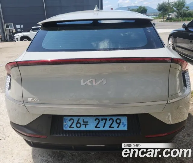 Kia EV6 2023 thumb 4