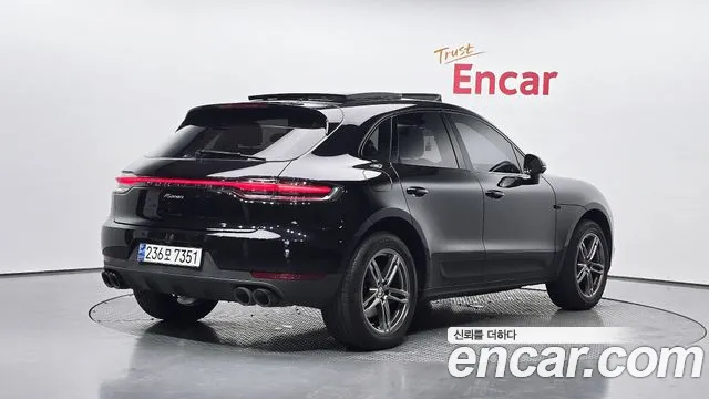 Porsche Macan 2021 thumb 2