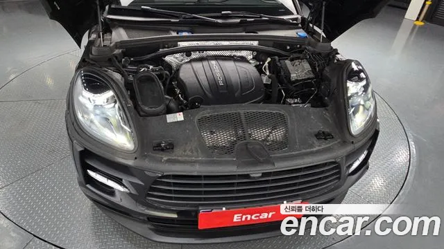 Porsche Macan 2021 thumb 6