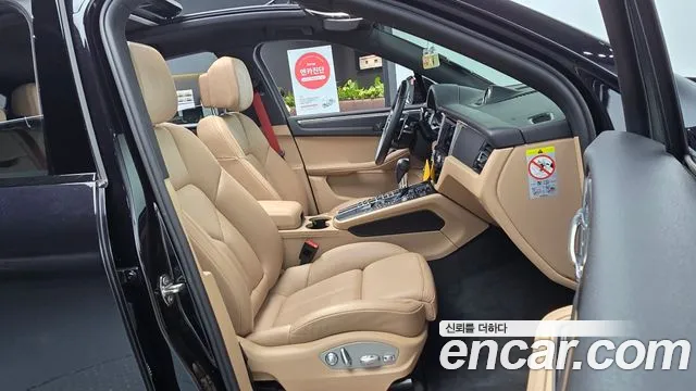 Porsche Macan 2021 thumb 11