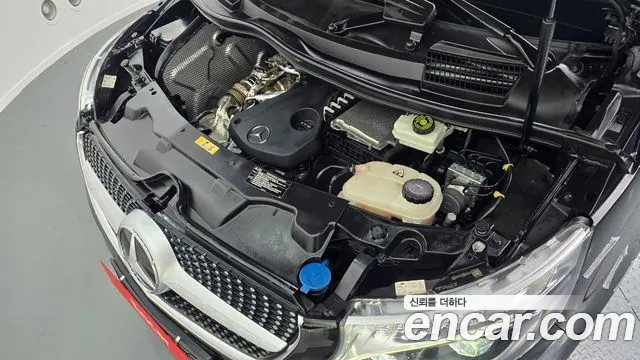 Mercedes-Benz V-Class 2021 thumb 6