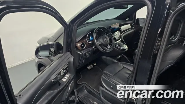Mercedes-Benz V-Class 2021 thumb 11