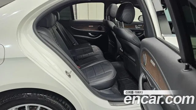 Mercedes-Benz E-Класс 2021 thumb 12