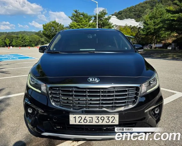 Kia Carnival 2019 thumb 3