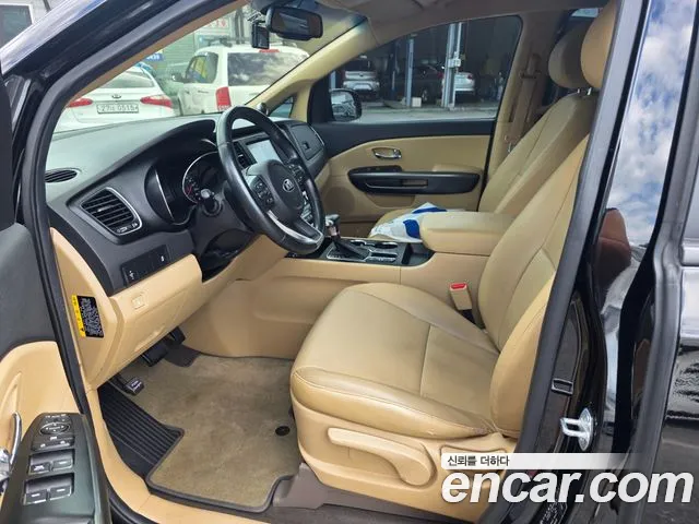 Kia Carnival 2019 thumb 8