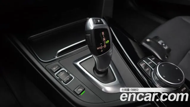 BMW 3 серии 2018 thumb 9